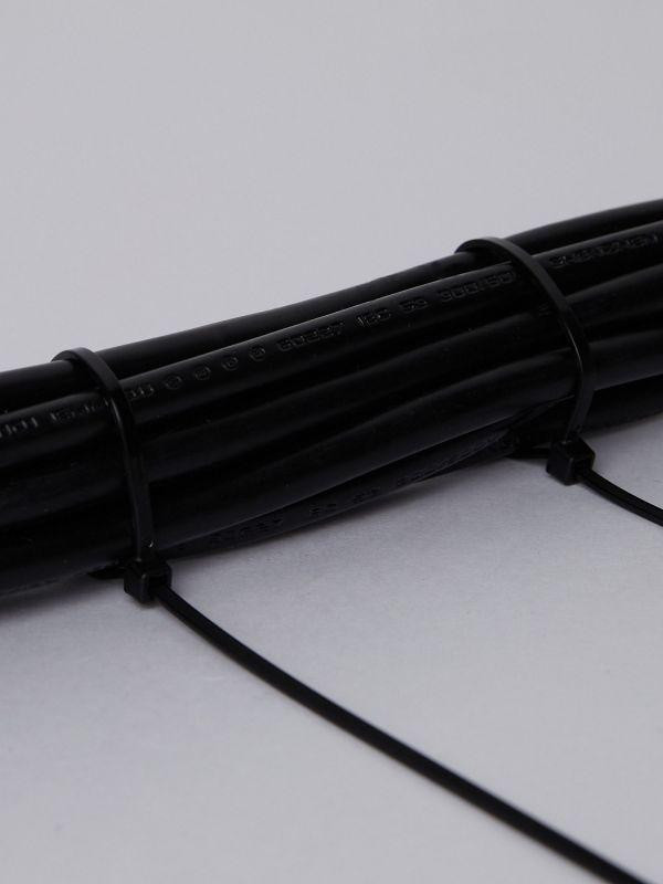 Хомут кабельный 2.5х250 нейл. черн. (уп.100шт) IEK UHH32-D025-250-100