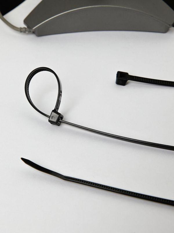 Хомут кабельный 4.8х300 нейл. черн. (уп.100шт) IEK UHH32-D048-300-100