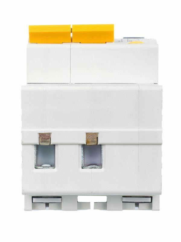 Выключатель автоматический дифференциального тока 2п C 25А 30мА тип AC 4.5кА АД-12 KARAT IEK MAD10-2-025-C-030