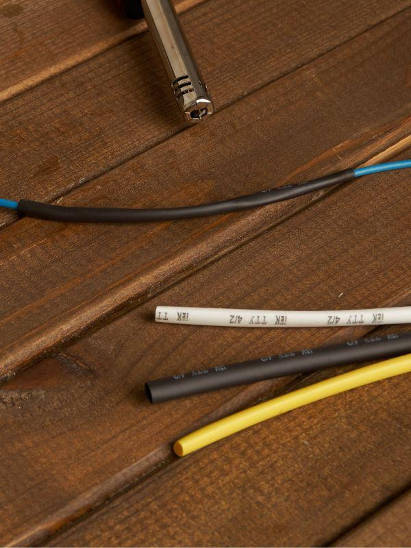 Набор трубок термоусадочных тонкостен. ТТУ 4/2 (4хЧ; 2хБ; К; С; Ж; З) 10х10см разноцвет. IEK UDRS-D2-D4-10-10