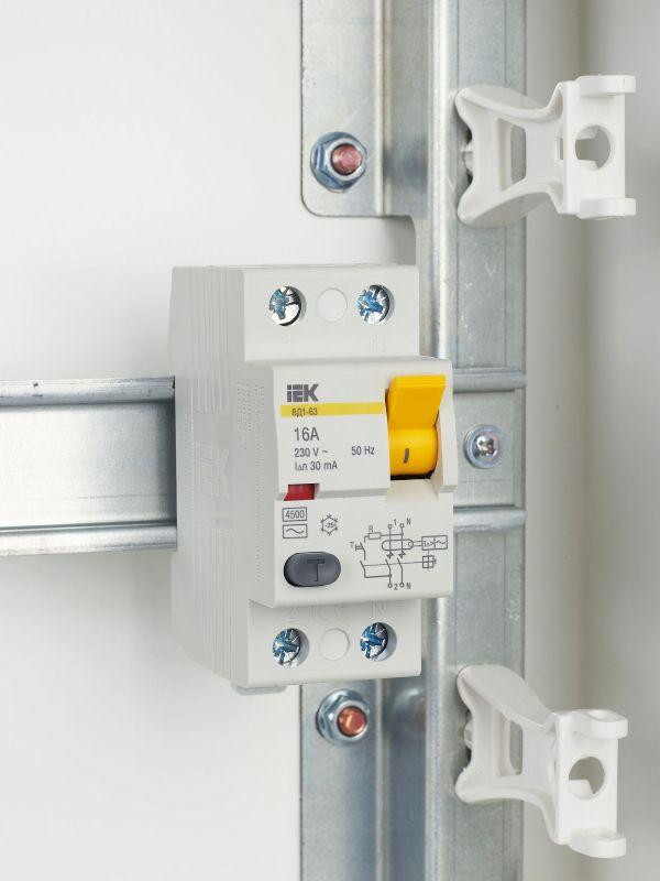 Выключатель дифференциального тока (УЗО) 2п 16А 30мА тип AC ВД1-63 KARAT IEK MDV10-2-016-030