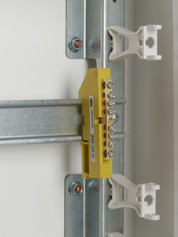 Шина PE "земля" на DIN-изол. ШНИ-6х9-8-Д-Ж IEK YNN10-69-8D-K05